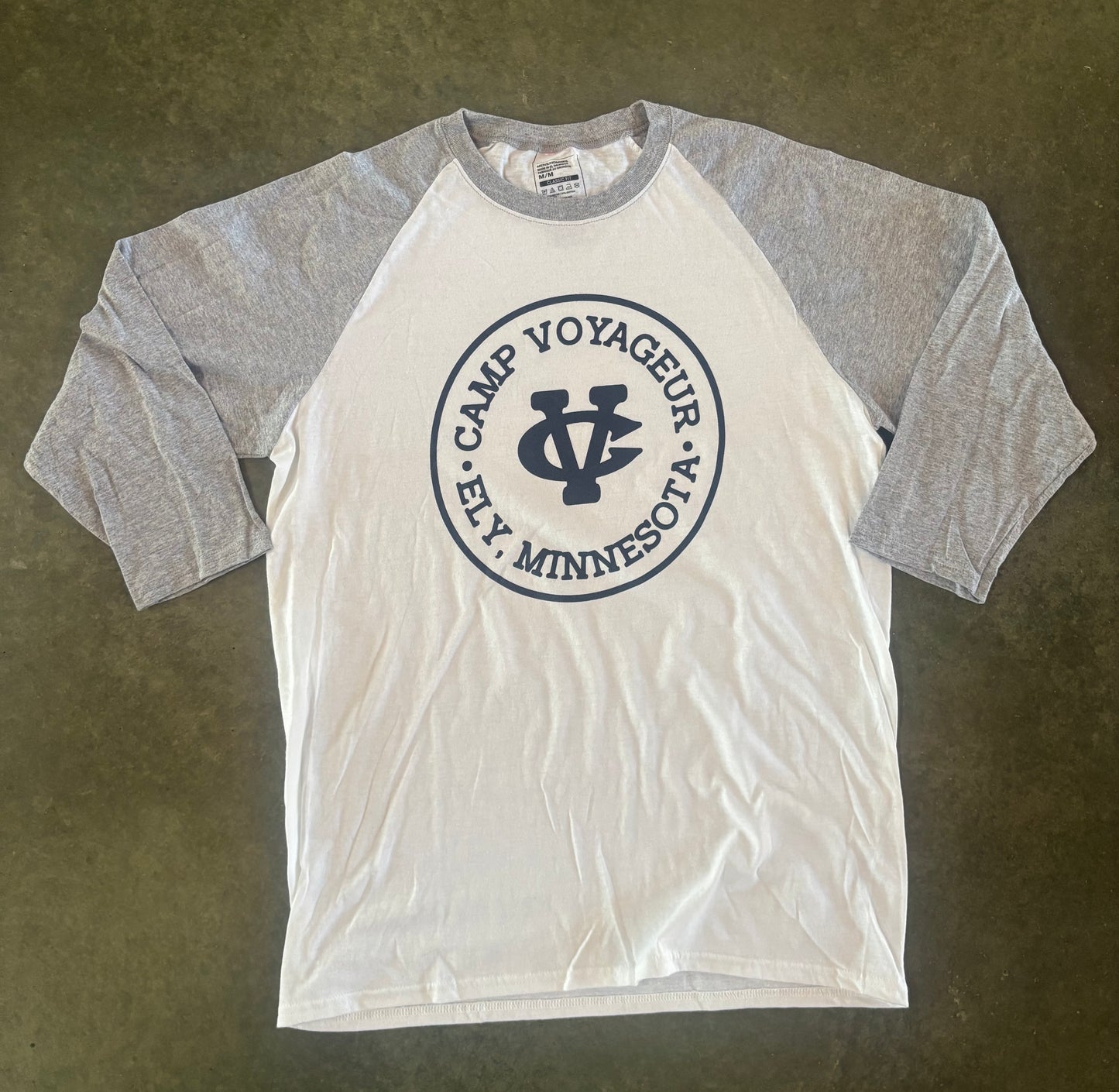 M Baseball 3/4 sleeve- Whit/Grey sleeve)- Circle logo (BB26.3)
